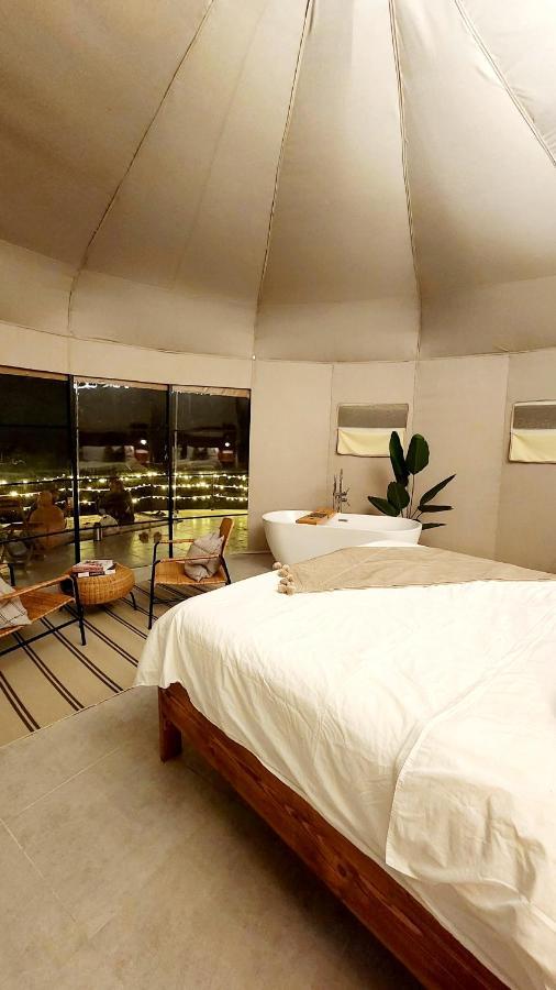Starry Domes Desert Camp Badīyah Exterior foto